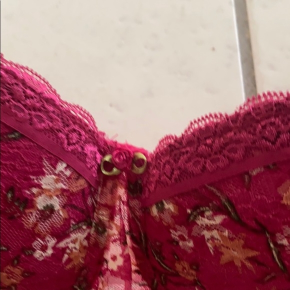 ♠️SOLD♠️Body Frosting's Pink Floral Bra 40C - Picture 6 of 7